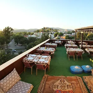 2* Hotel Canberra